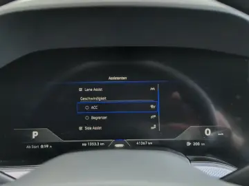 VW Touareg R Line AHK Luft Black Sthzg 21  IQ-Matri