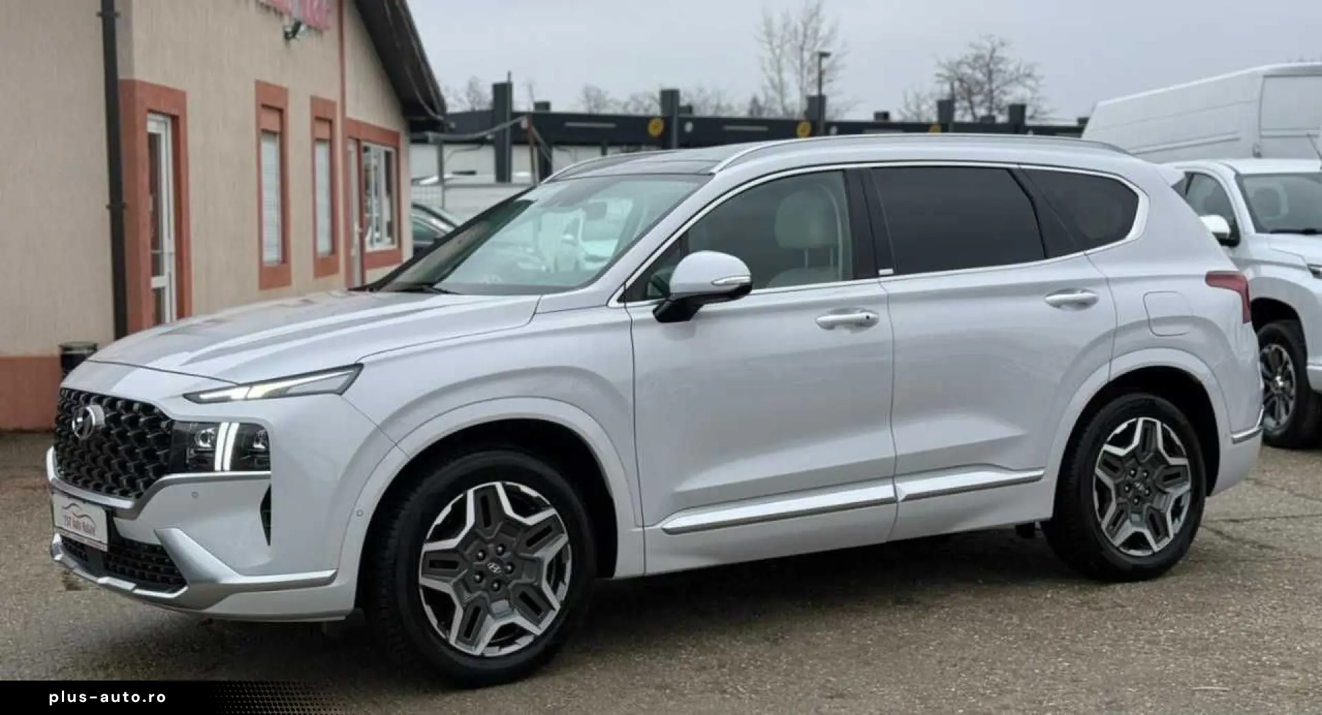 Hyundai Santa-Fe Gen-Iv-2018