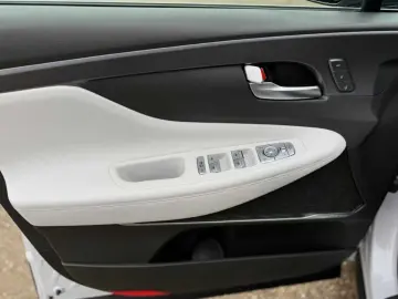 Hyundai Santa-Fe Gen-Iv-2018