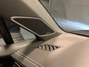 VW Touareg R-Line 4Mot. Black Style 21Zoll