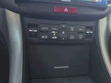 Honda Accord 2.2 - 150 CP ELEGANCE MT