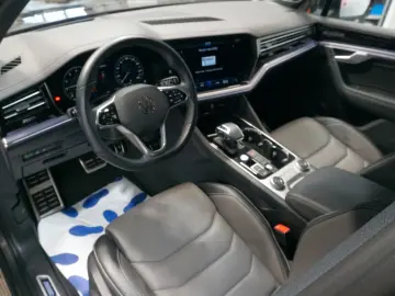 VW Touareg R-Line 4Motion 3.0 TSI LUFT AHK IQ.Light