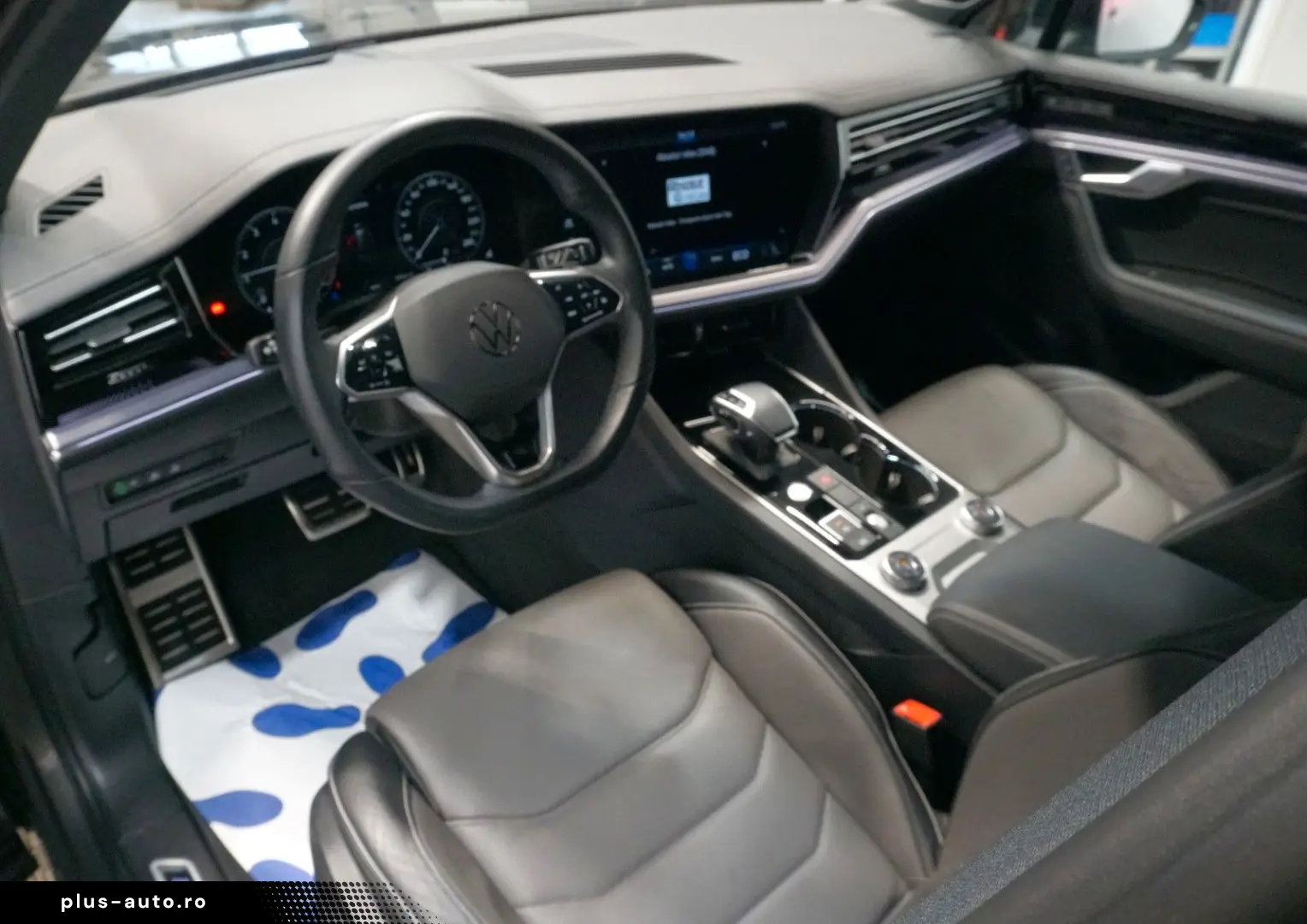 VW Touareg R-Line 4Motion 3.0 TSI LUFT AHK IQ.Light