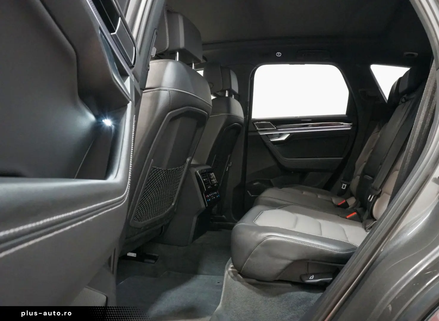 VW Touareg R-Line 4Motion 3.0 TSI LUFT AHK IQ.Light