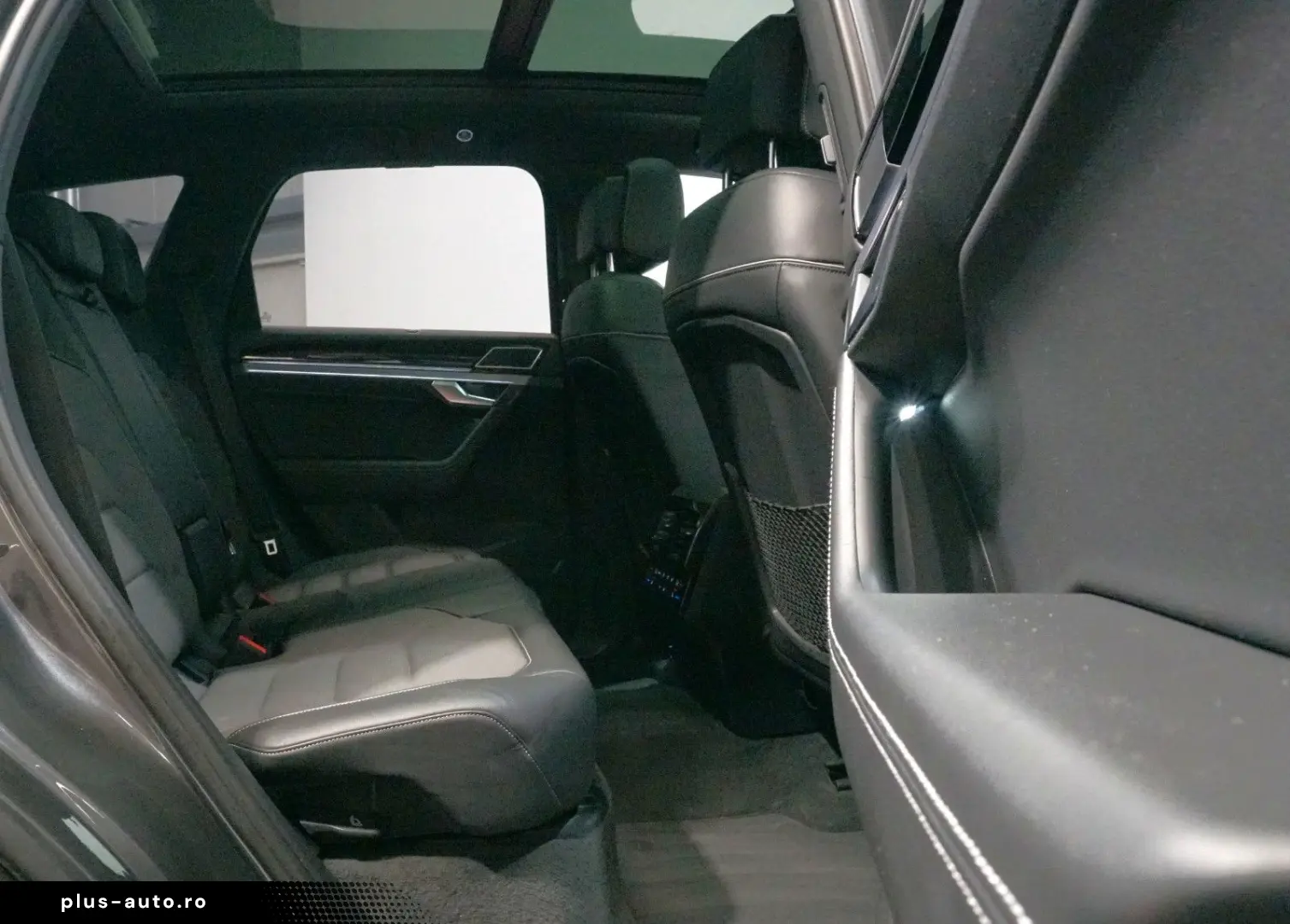 VW Touareg R-Line 4Motion 3.0 TSI LUFT AHK IQ.Light