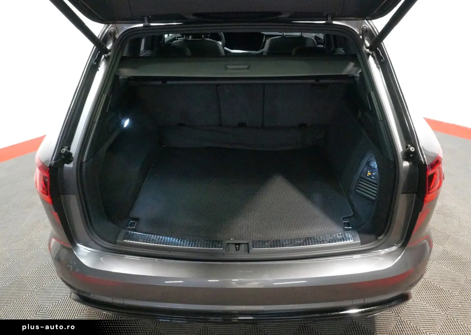 VW Touareg R-Line 4Motion 3.0 TSI LUFT AHK IQ.Light