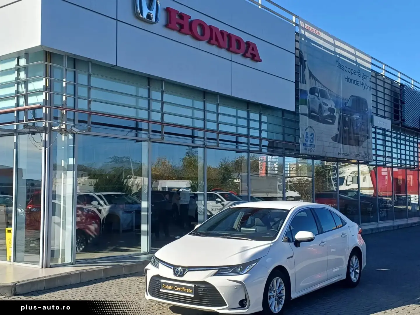 Toyota Corolla Sedan 1.8 hybrid 122 CVT Business Plus