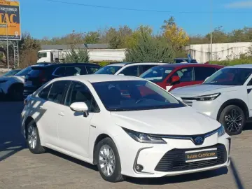 Toyota Corolla Sedan 1.8 hybrid 122 CVT Business Plus
