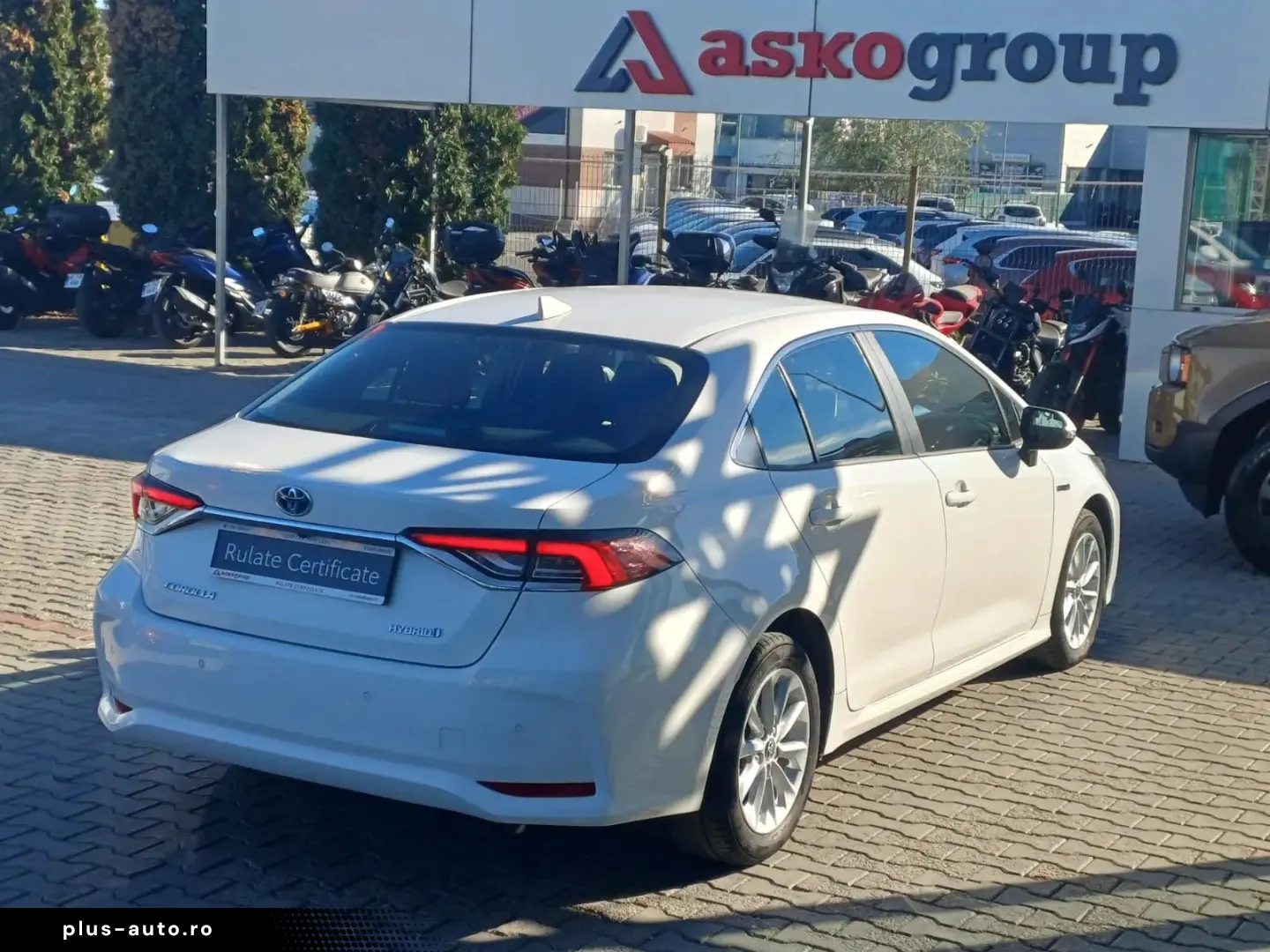 Toyota Corolla Sedan 1.8 hybrid 122 CVT Business Plus
