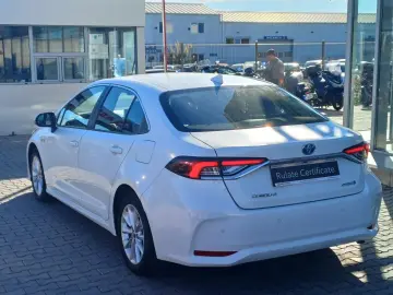 Toyota Corolla Sedan 1.8 hybrid 122 CVT Business Plus