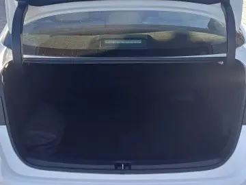 Toyota Corolla Sedan 1.8 hybrid 122 CVT Business Plus