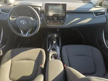 Toyota Corolla Sedan 1.8 hybrid 122 CVT Business Plus