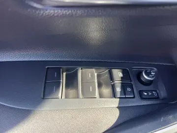 Toyota Corolla Sedan 1.8 hybrid 122 CVT Business Plus