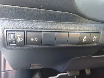 Toyota Corolla Sedan 1.8 hybrid 122 CVT Business Plus