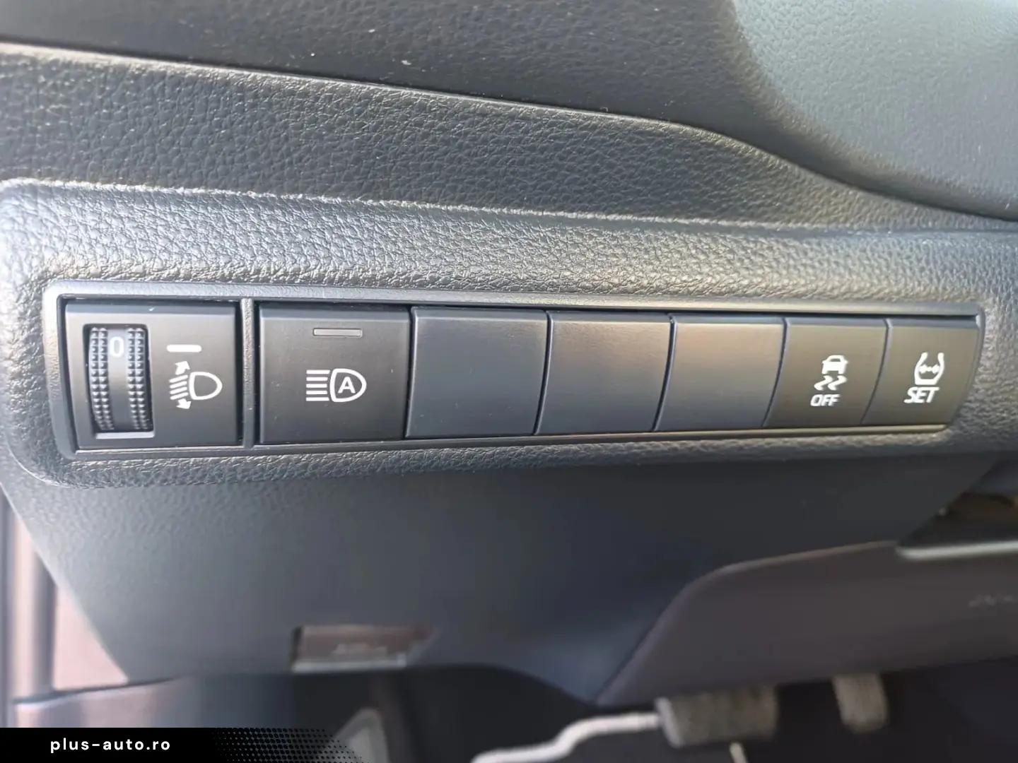 Toyota Corolla Sedan 1.8 hybrid 122 CVT Business Plus