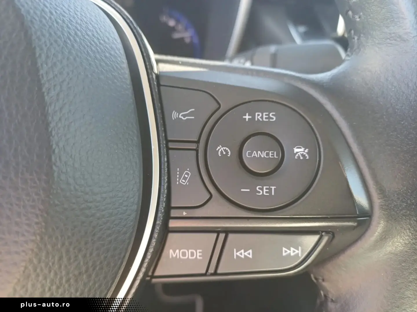 Toyota Corolla Sedan 1.8 hybrid 122 CVT Business Plus