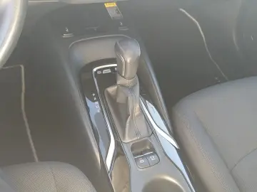 Toyota Corolla Sedan 1.8 hybrid 122 CVT Business Plus