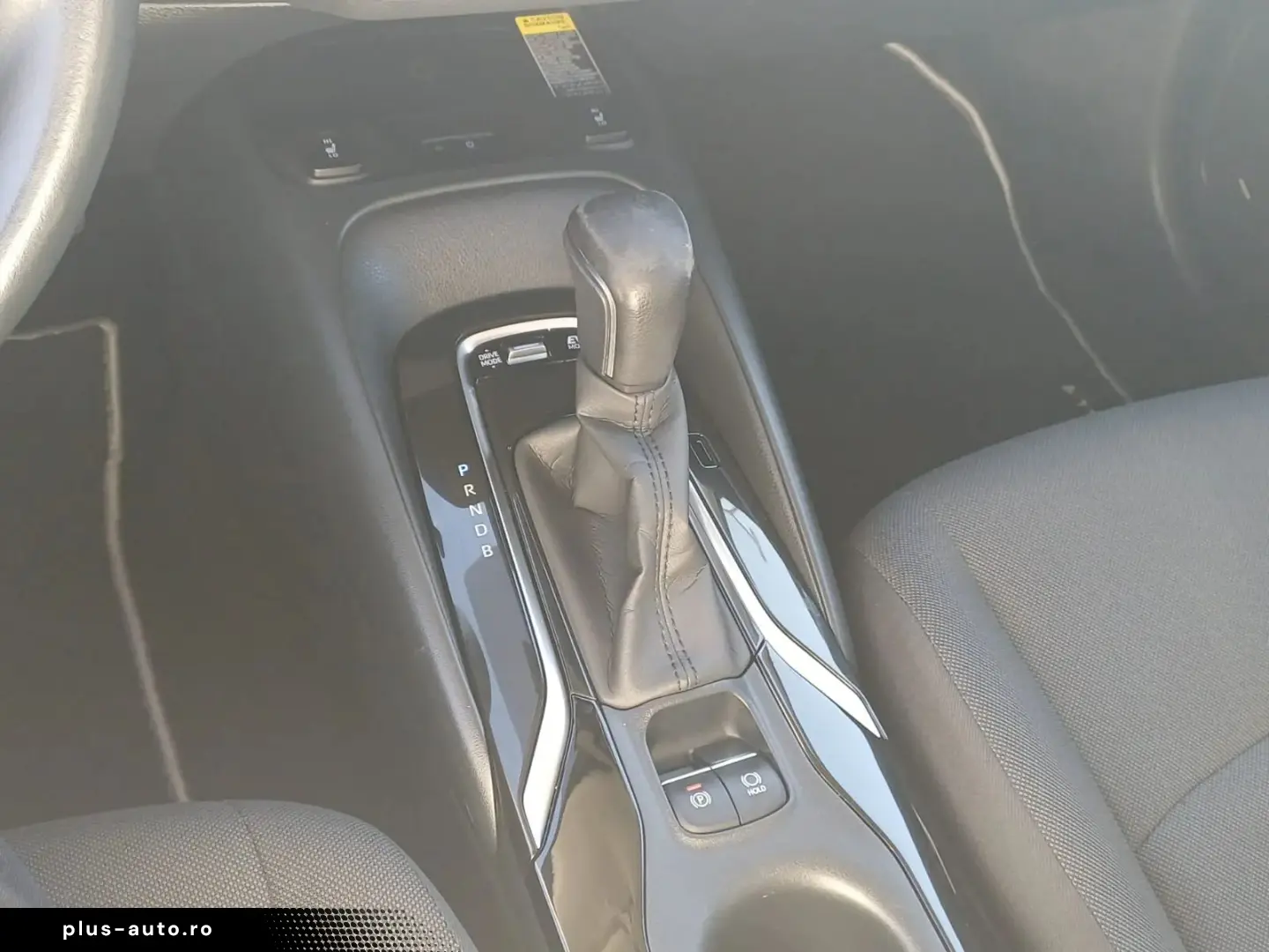 Toyota Corolla Sedan 1.8 hybrid 122 CVT Business Plus