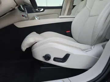 Volvo XC-60 Recharge T8 Twin Engine eAWD Inscription - 390 C