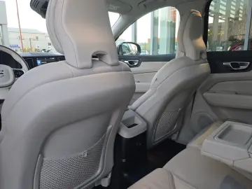 Volvo XC-60 Recharge T8 Twin Engine eAWD Inscription - 390 C