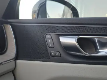 Volvo XC-60 Recharge T8 Twin Engine eAWD Inscription - 390 C