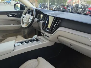 Volvo XC-60 Recharge T8 Twin Engine eAWD Inscription - 390 C