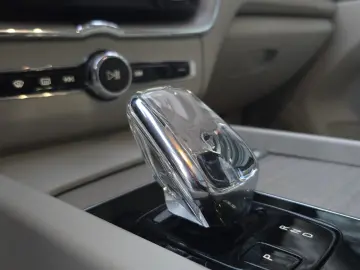 Volvo XC-60 Recharge T8 Twin Engine eAWD Inscription - 390 C