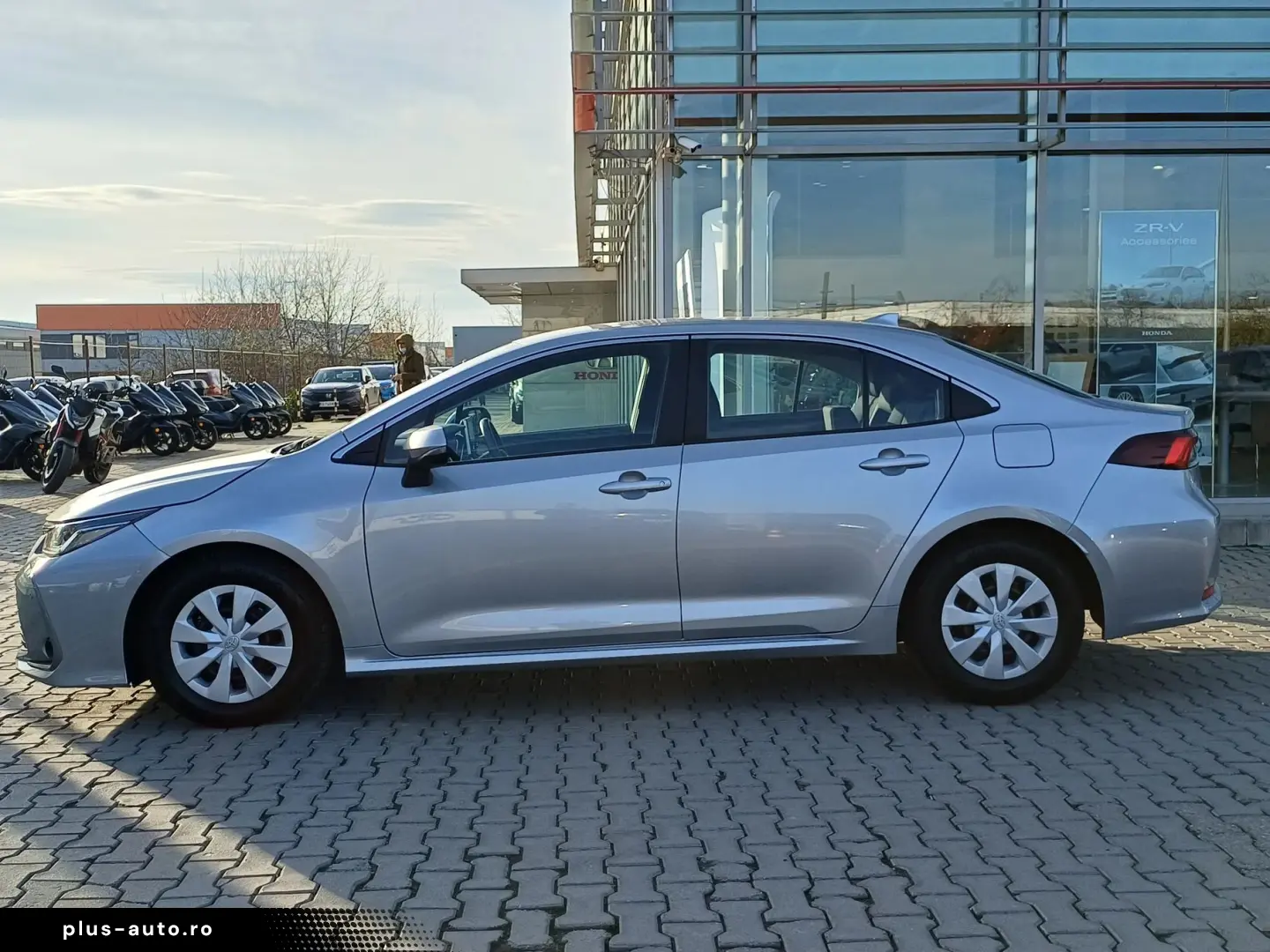 Toyota Corolla 1.8 HYBRID Business
