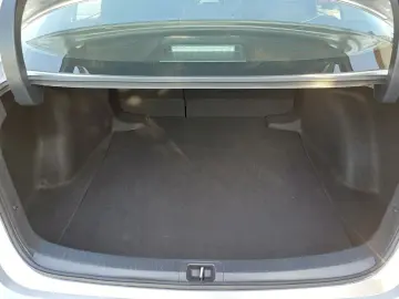 Toyota Corolla 1.8 HYBRID Business