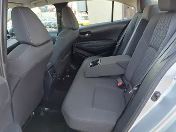 Toyota Corolla 1.8 HYBRID Business