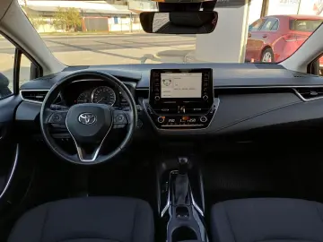 Toyota Corolla 1.8 HYBRID Business