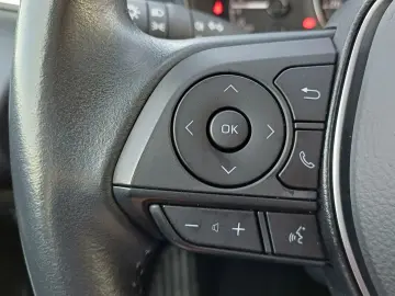 Toyota Corolla 1.8 HYBRID Business