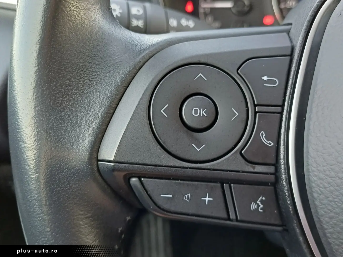 Toyota Corolla 1.8 HYBRID Business