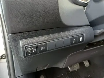 Toyota Corolla 1.8 HYBRID Business