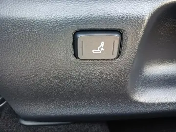 Toyota Corolla 1.8 HYBRID Business