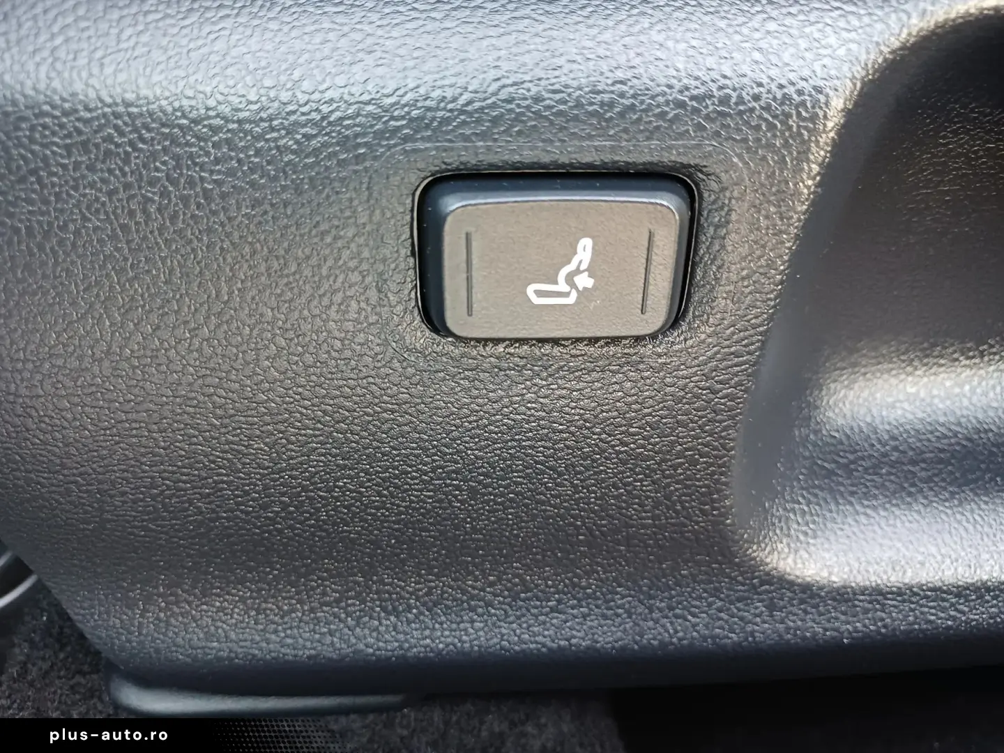 Toyota Corolla 1.8 HYBRID Business