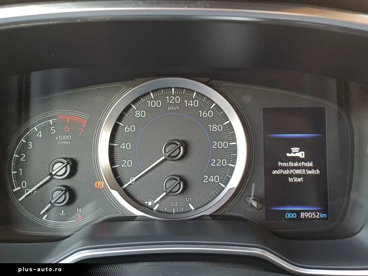 Toyota Corolla 1.8 HYBRID Business