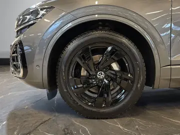 VW Touareg R-Line 3.0TDI  AHK KAMERA LUFT STANDHZG