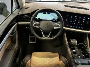 VW Touareg R-Line 3.0TDI  AHK KAMERA LUFT STANDHZG