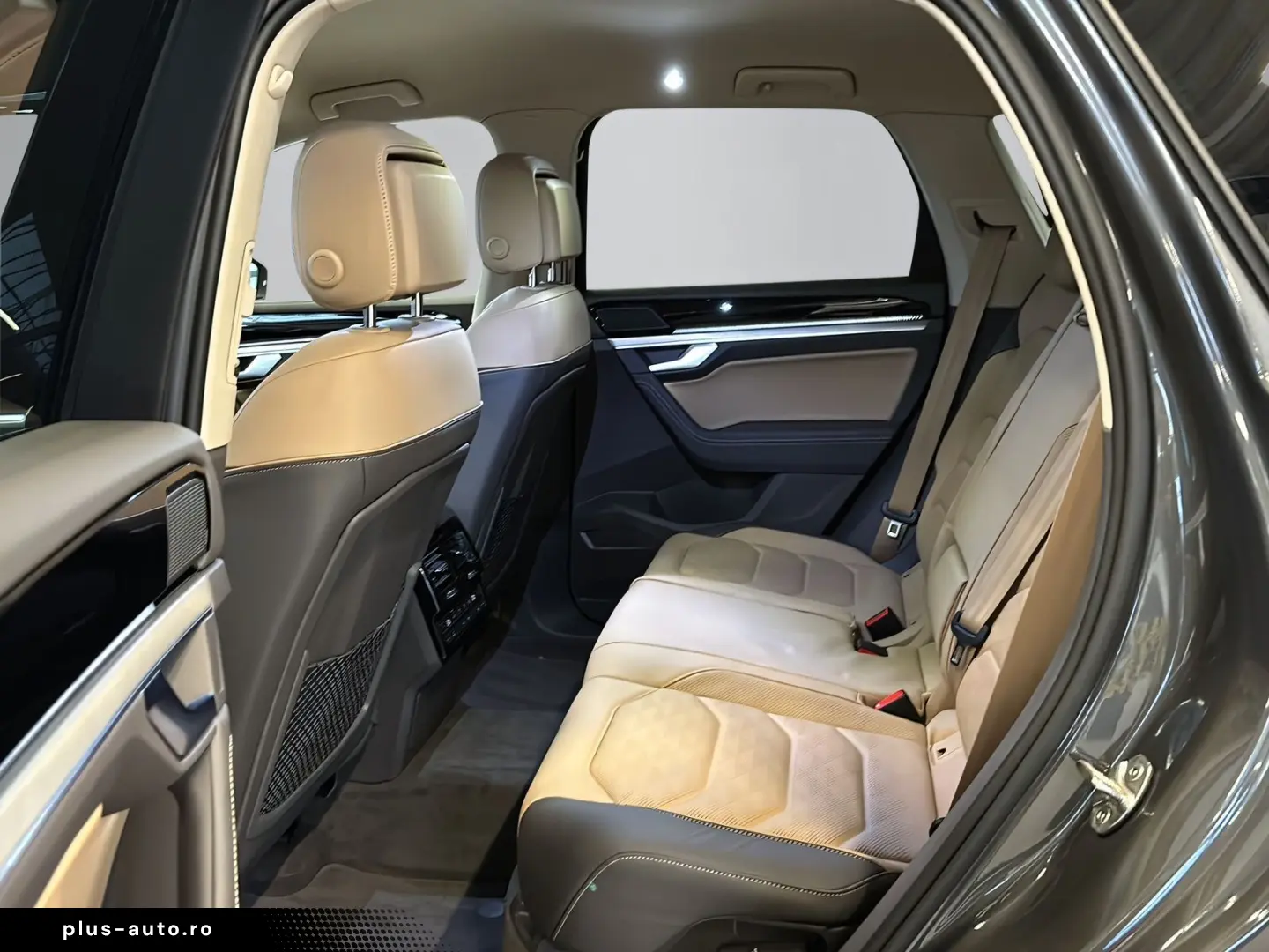 VW Touareg R-Line 3.0TDI  AHK KAMERA LUFT STANDHZG