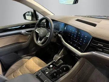 VW Touareg R-Line 3.0TDI  AHK KAMERA LUFT STANDHZG