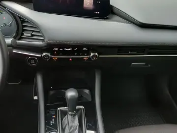 Mazda 3 Sedan 2.5L G 140ps 6AT FWD Exclusive-Line