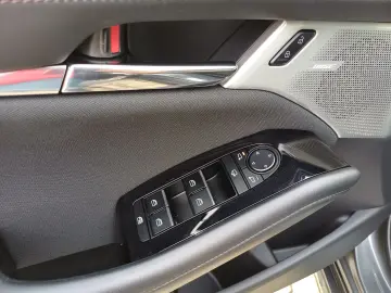 Mazda 3 Sedan 2.5L G 140ps 6AT FWD Exclusive-Line