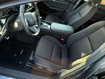 Mazda3 4SN 2.5L e-SKYACTIV G 140ps 6MT FWD Exclusive-Line