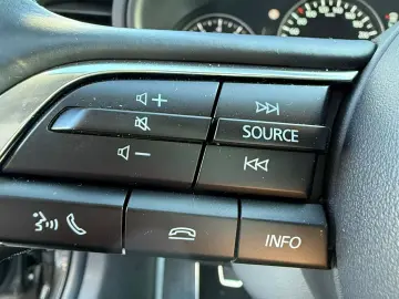 Mazda3 4SN 2.5L e-SKYACTIV G 140ps 6MT FWD Exclusive-Line