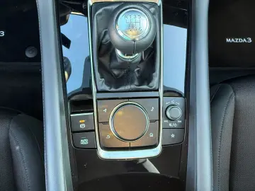 Mazda3 4SN 2.5L e-SKYACTIV G 140ps 6MT FWD Exclusive-Line