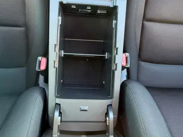 Mazda3 4SN 2.5L e-SKYACTIV G 140ps 6MT FWD Exclusive-Line