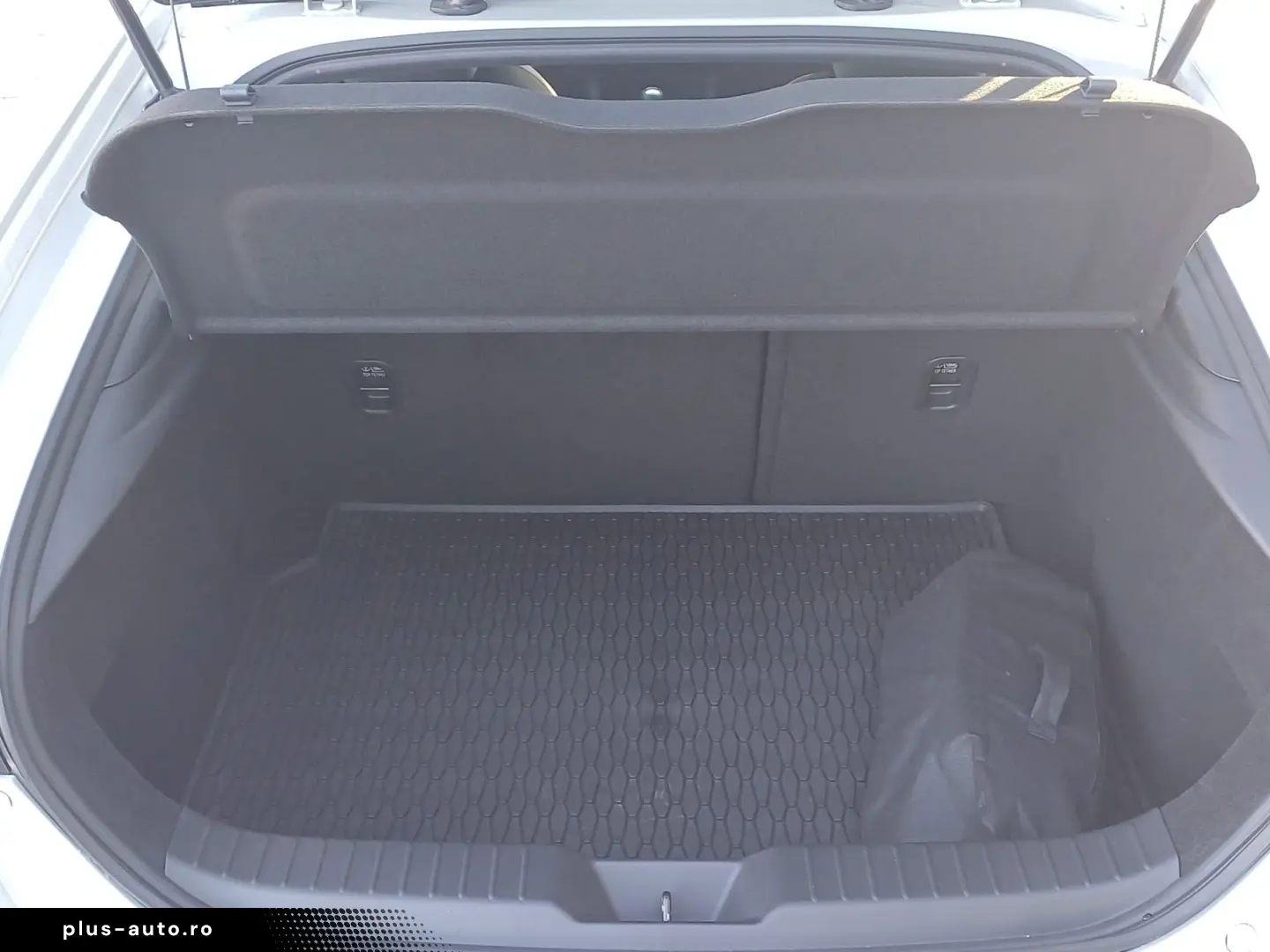 Mazda 3 2.0 mild hibrid 186 CP MT6