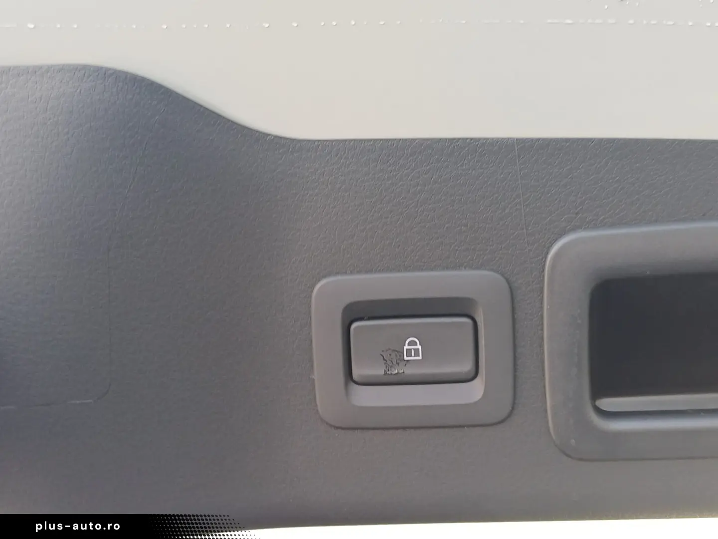 Mazda 3 2.0 mild hibrid 186 CP MT6