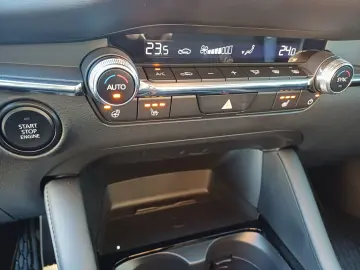 Mazda 3 2.0 mild hibrid 186 CP MT6